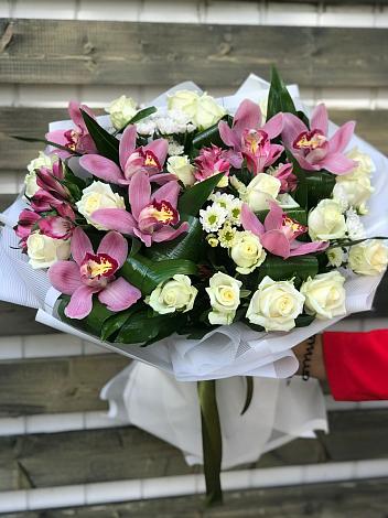 Букет цветов из: Розы и Хризантемы в Ишеевке