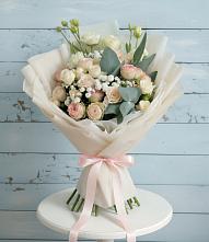 Букет цветов из:  Розы и Лизиантусы в Ишеевке