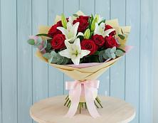 Букет цветов из:  Лилии и Розы в Ишеевке