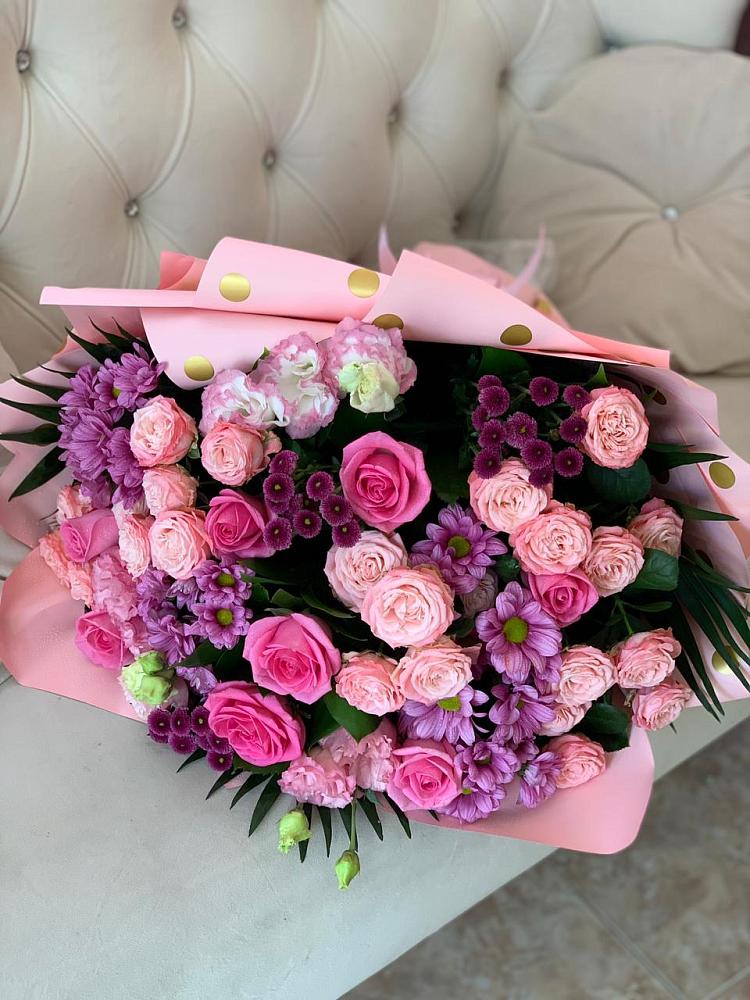 Букет цветов из: Хризантемы, Розы и Лизиантусы в Ишеевке