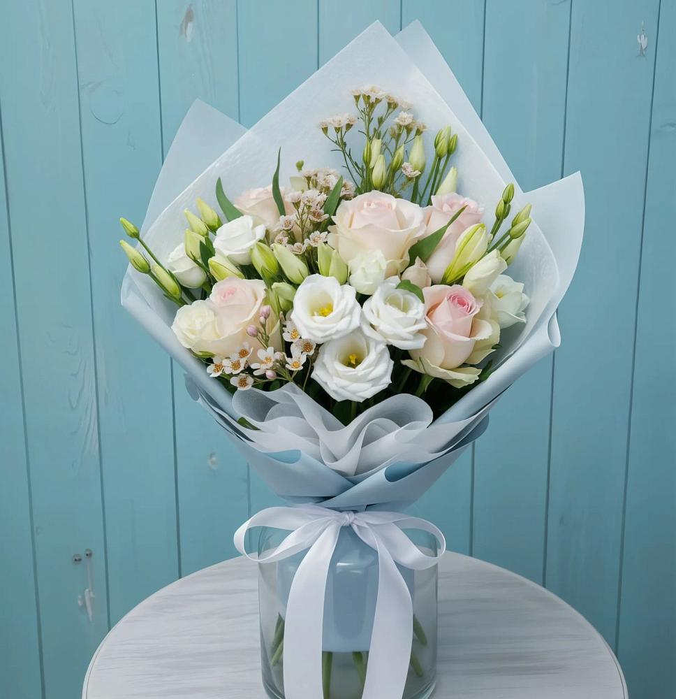 Букет цветов из: Розы и Лизиантусы в Ишеевке