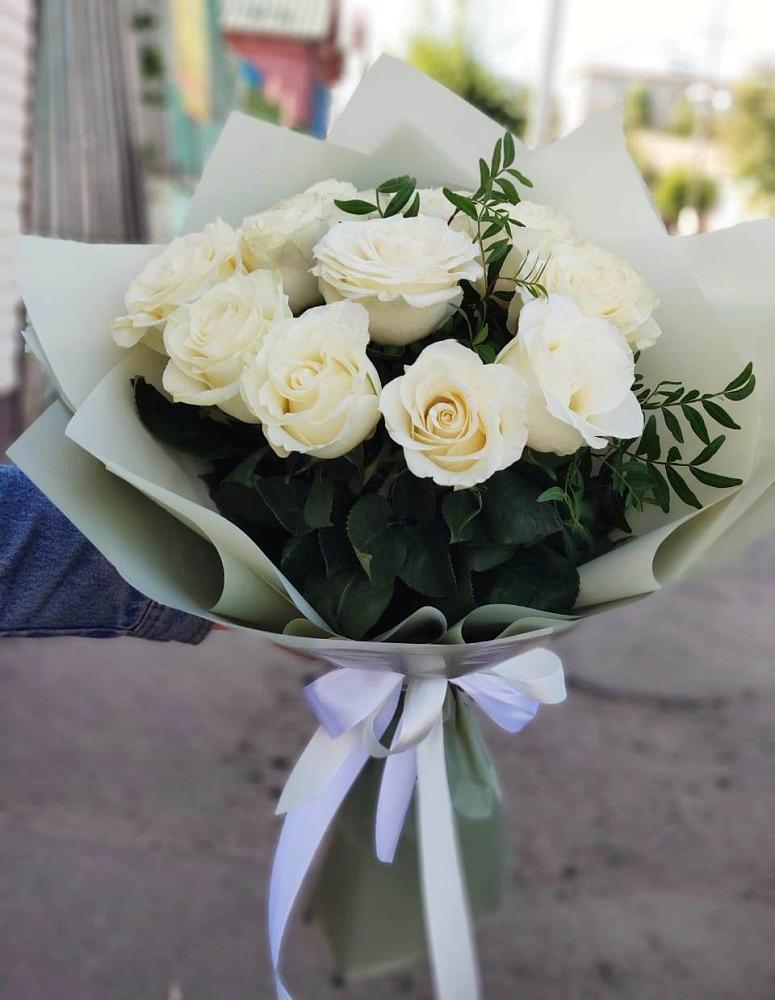 Букет Белые розы Проуд в Ишеевке
