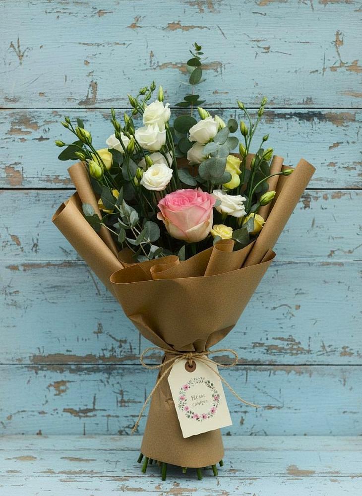 Букет цветов из: Розы и Лизиантусы в Ишеевке