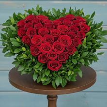 Цветочная композиция из Розы в виде сердца в Ишеевке