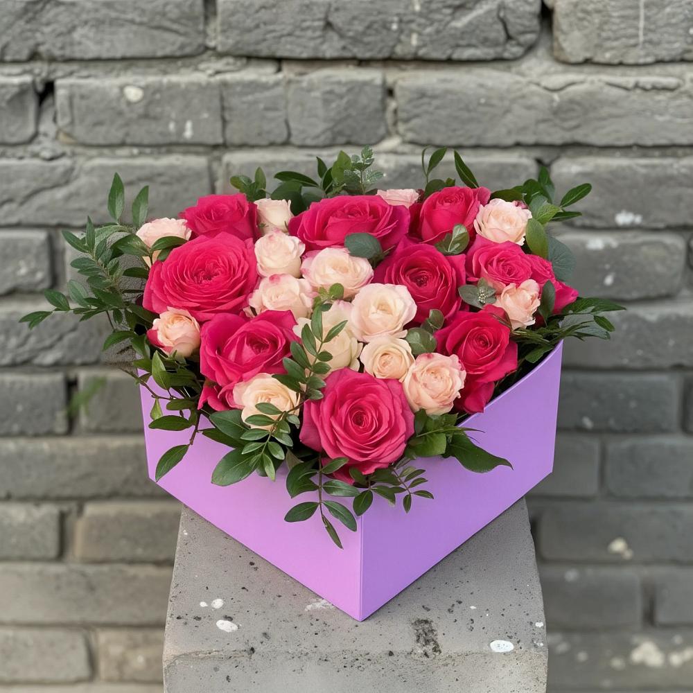 Цветочная композиция из Розы в коробке в Ишеевке