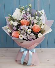 Букет цветов из:  Лизиантусы, Розы, Альстромерии и Гипсофила в Ишеевке