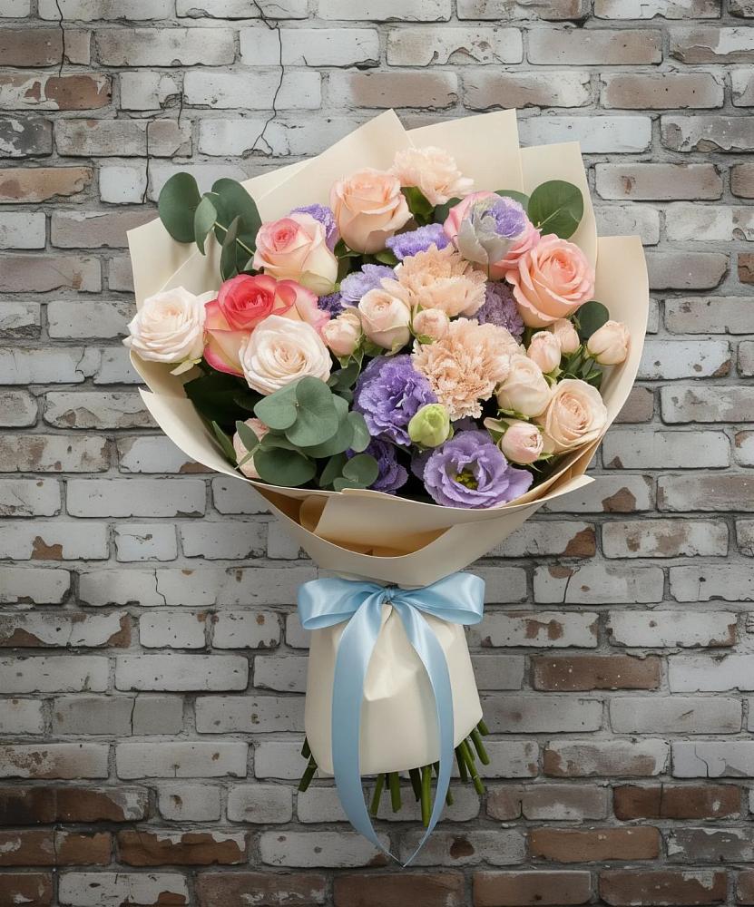 Букет цветов из: Розы, Лизиантусы и Гвоздики в Ишеевке