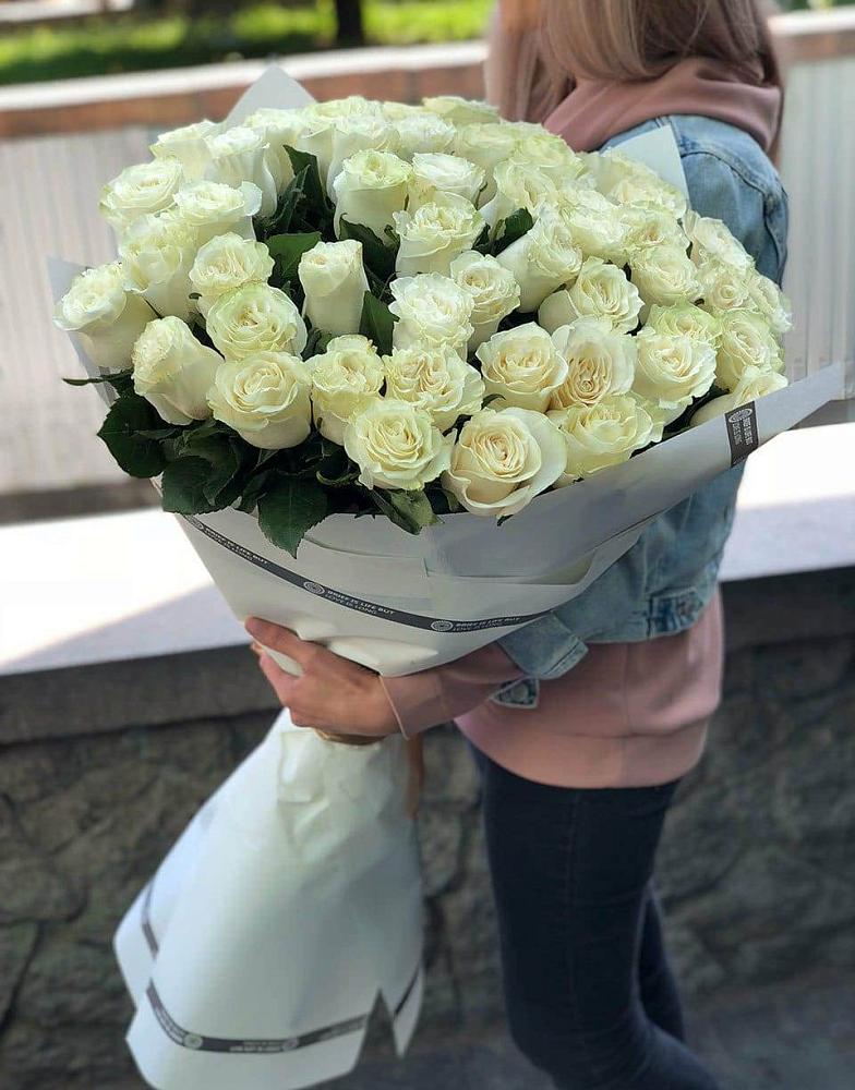 35 Белых роз в Ишеевке Букет 35 Белых роз в Ишеевке