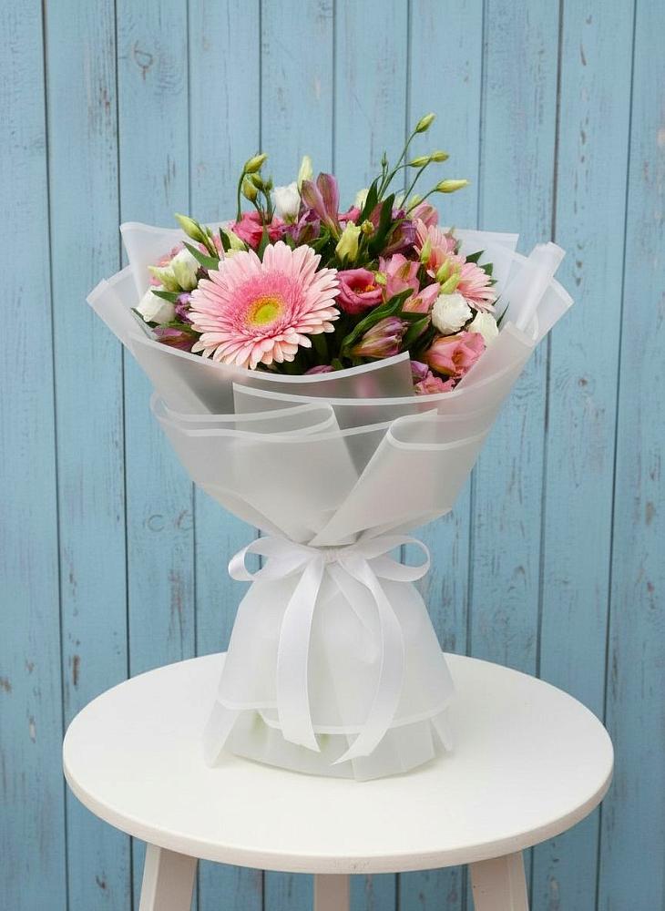 Букет цветов из: Герберы, Альстромерии и Лизиантусы в Ишеевке