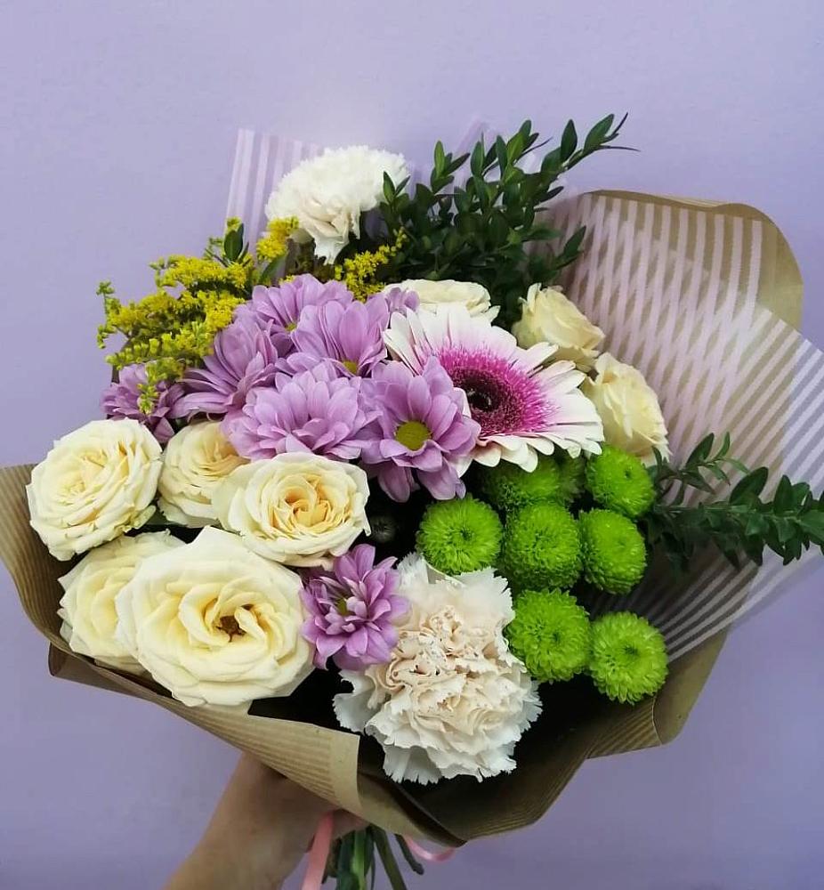 Букет цветов из: Хризантемы, Розы, Гвоздики и Герберы в Ишеевке