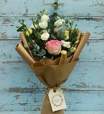 Букет цветов из:  Розы и Лизиантусы в Ишеевке